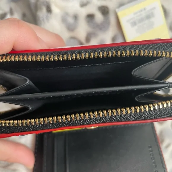 Marc Jacobs Red Key Card Holder Vibrant Leather Accessory - Picture 5 of 6